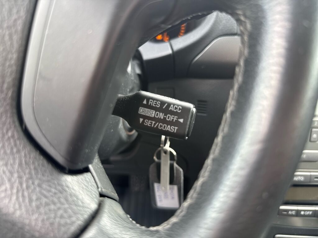 Toyota Avensis 2004 Harmaa