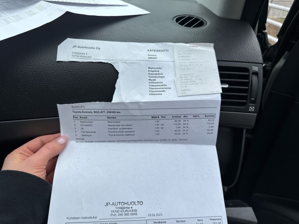 Toyota Avensis 2004 Harmaa