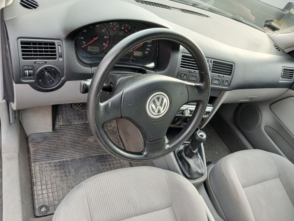 Volkswagen Bora 2005 Sininen