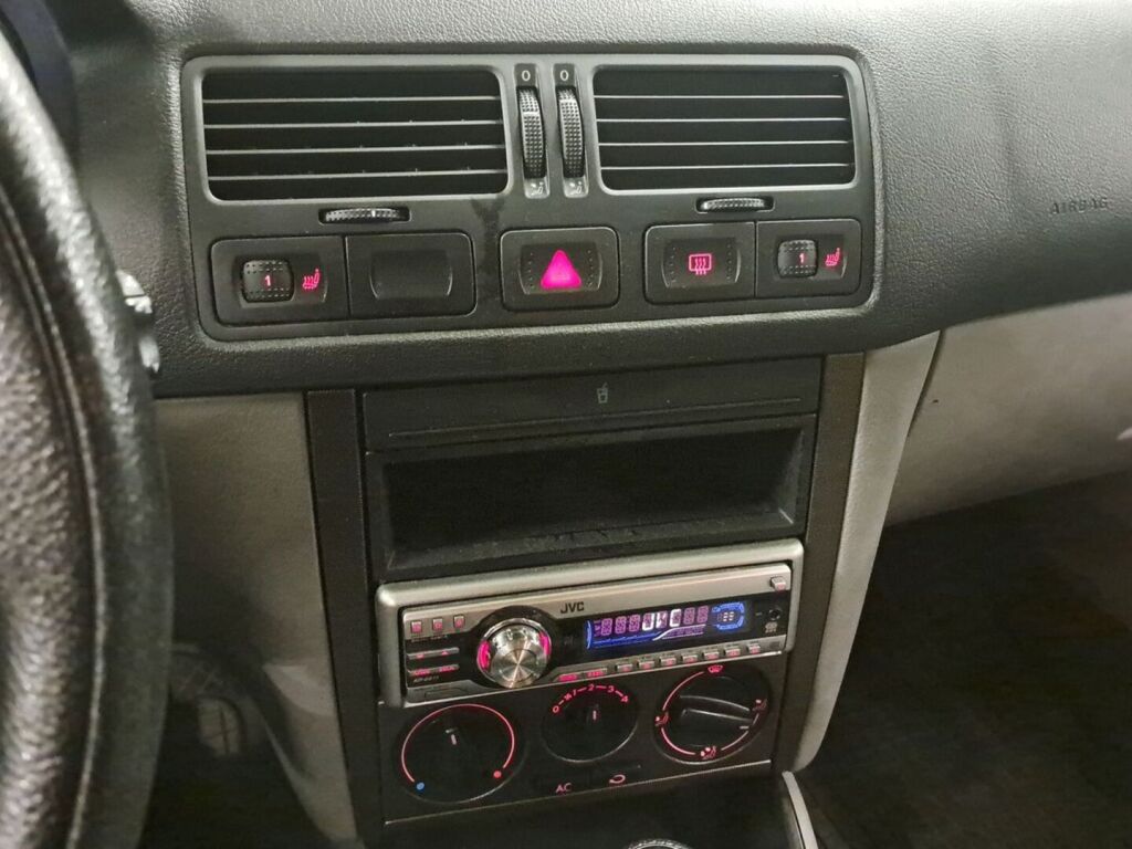 Volkswagen Bora 2005 Sininen