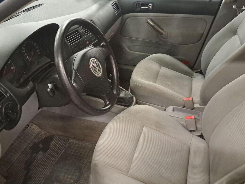 Volkswagen Bora 2005 Sininen