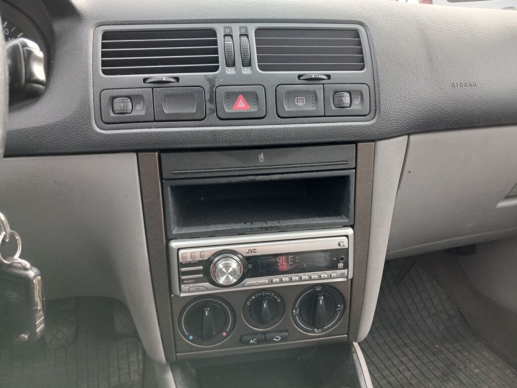 Volkswagen Bora 2005 Sininen