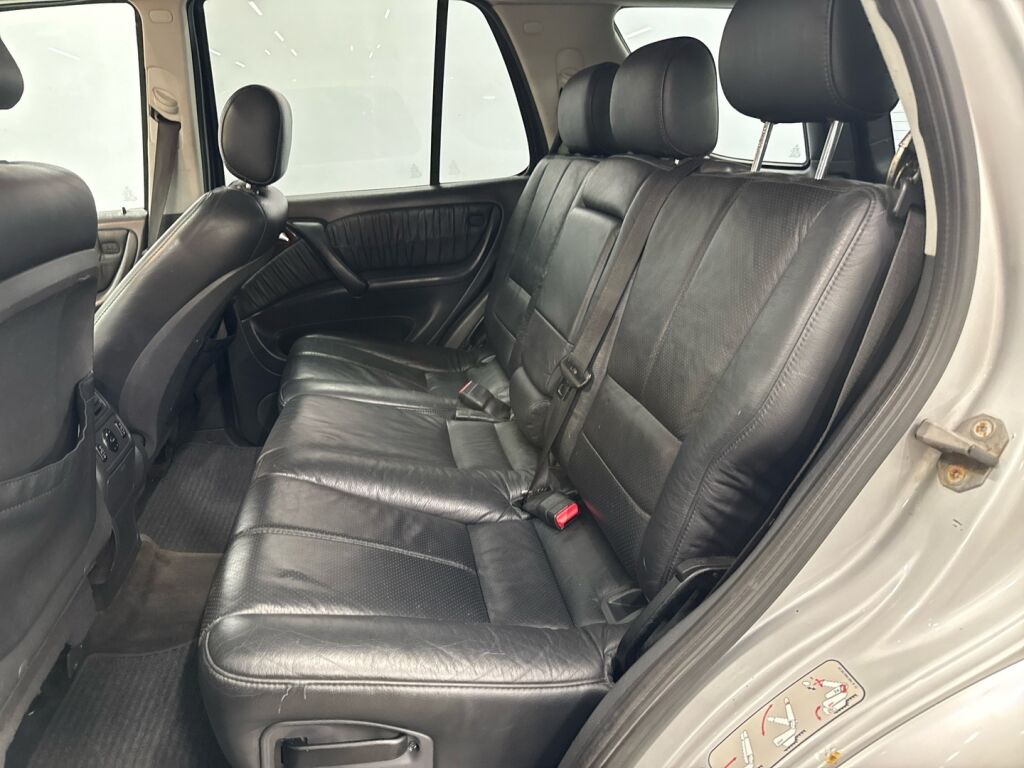 Mercedes-Benz ML 2002 Harmaa