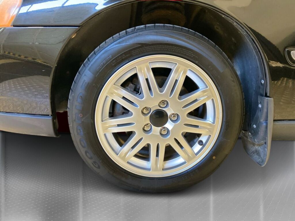 Volvo S60 2005 Musta