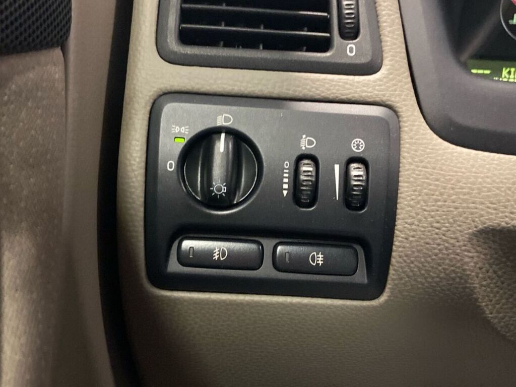 Volvo S60 2005 Musta