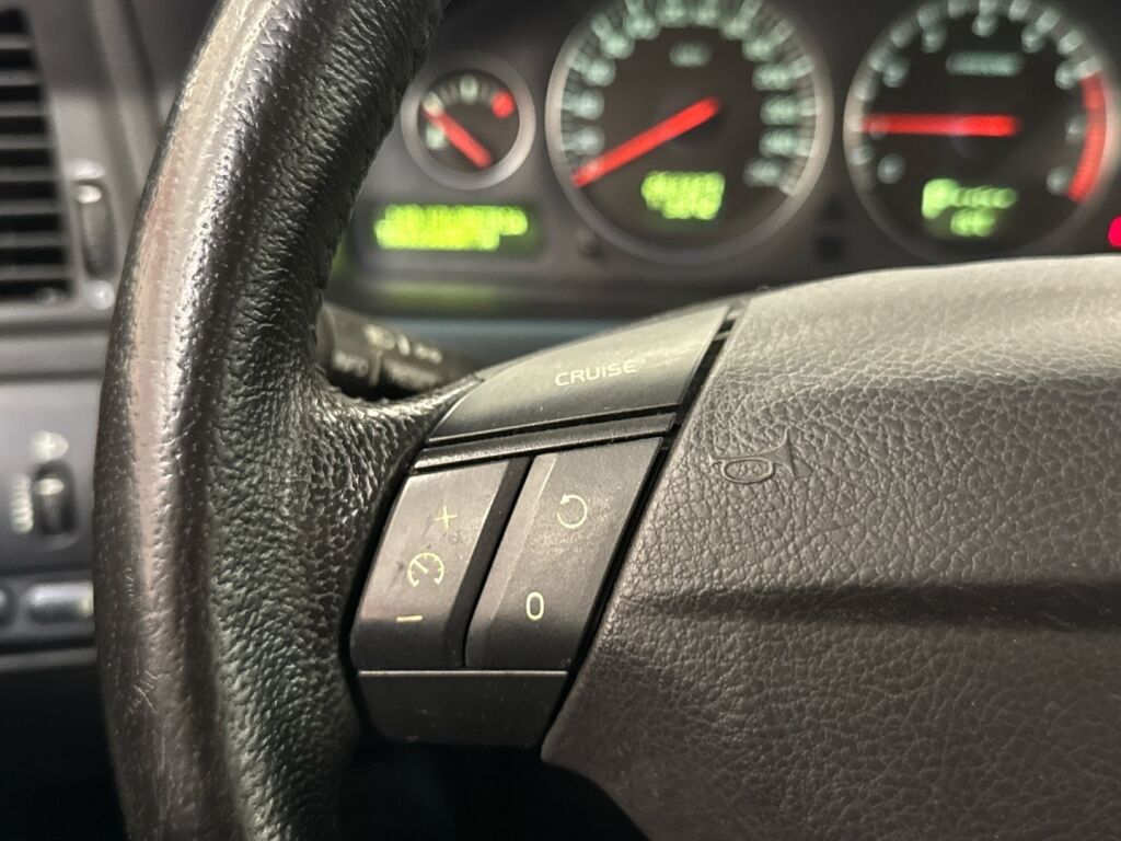 Volvo S60 2005 Musta