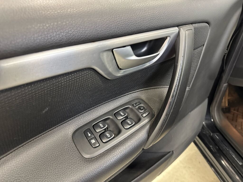 Volvo S60 2005 Musta