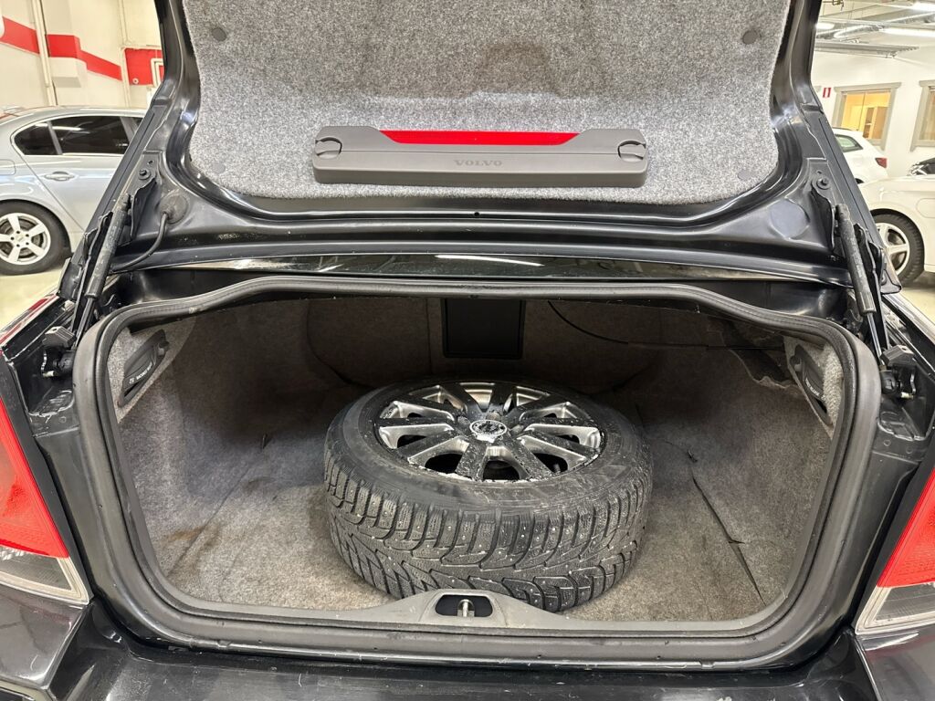 Volvo S60 2005 Musta