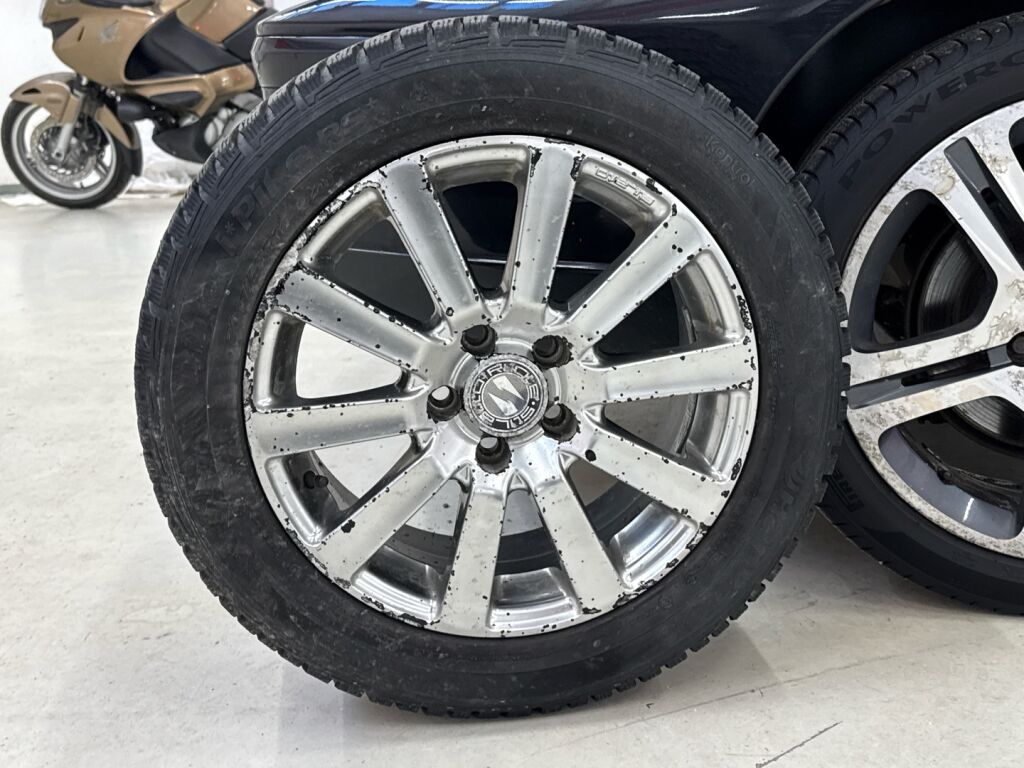 Volvo S60 2005 Musta