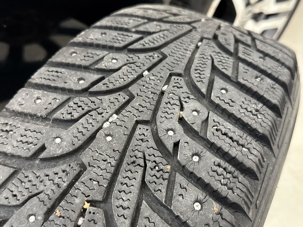 Volvo S60 2005 Musta