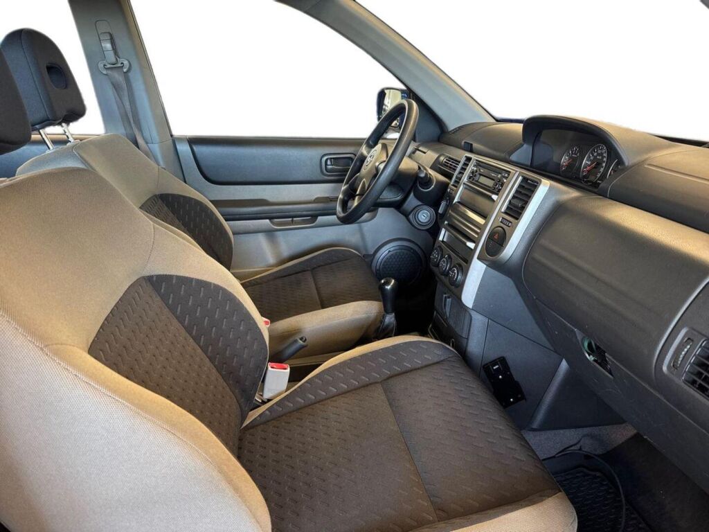Nissan X-TRAIL 2005 Sininen