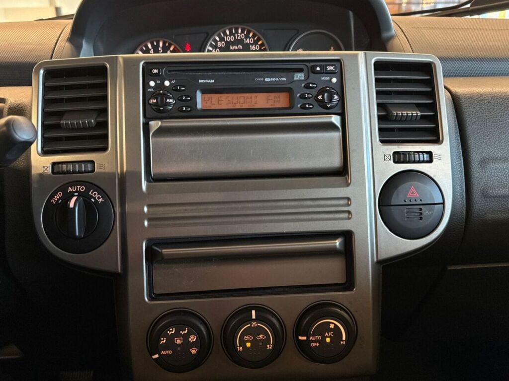 Nissan X-TRAIL 2005 Sininen