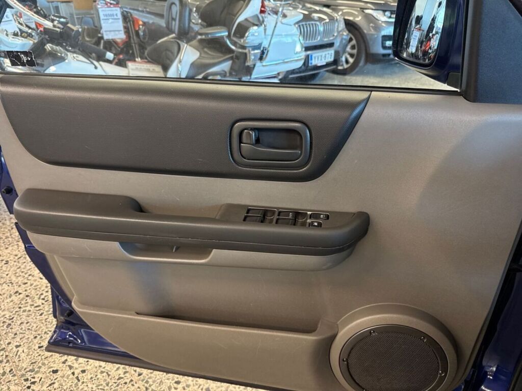 Nissan X-TRAIL 2005 Sininen