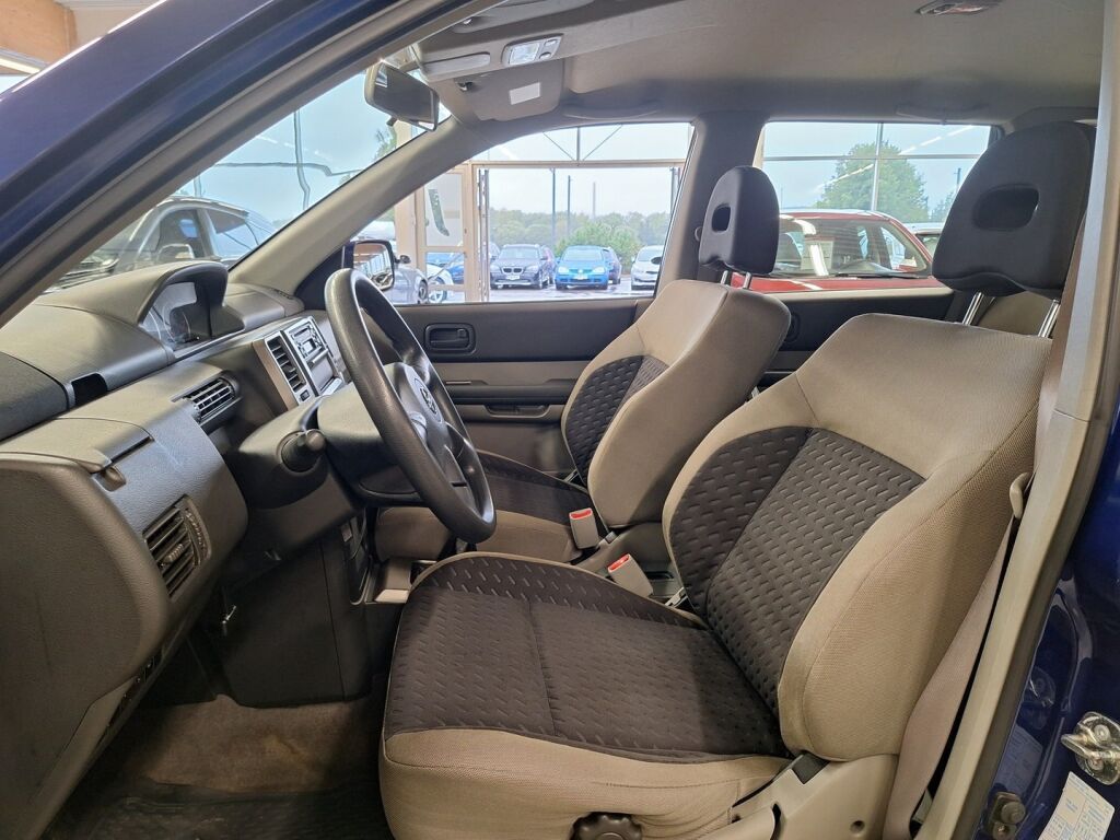 Nissan X-TRAIL 2005 Sininen