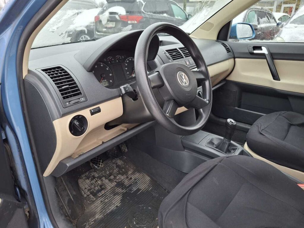 Volkswagen Polo 2005 Sininen