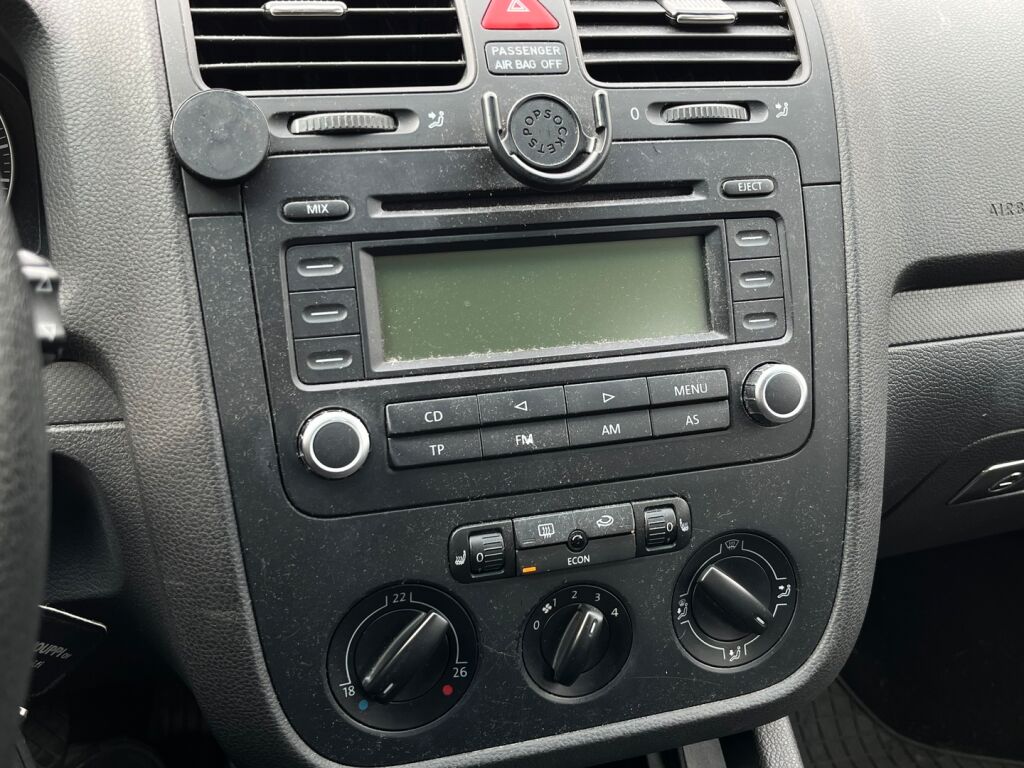 Volkswagen Golf 2005 Punainen