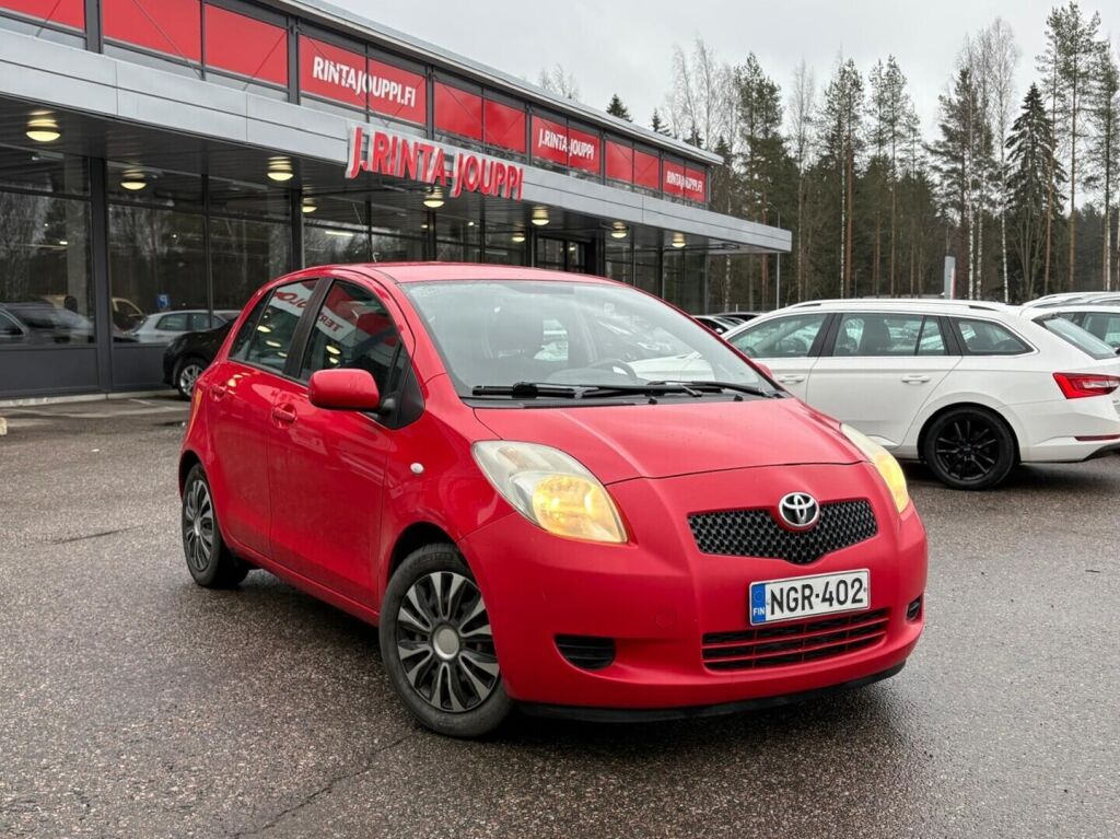 Toyota Yaris 2006 Punainen