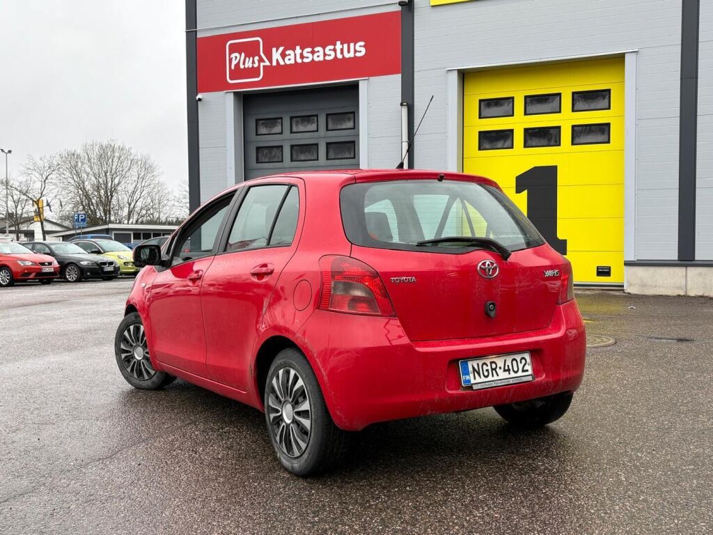 Toyota Yaris 2006 Punainen