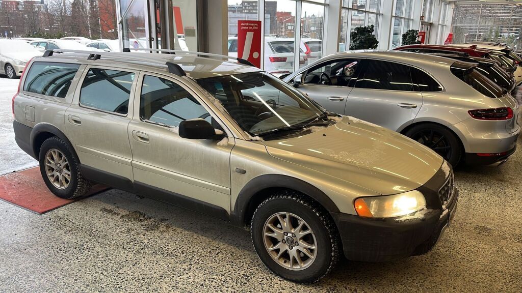 Volvo XC70 2006 Keltainen