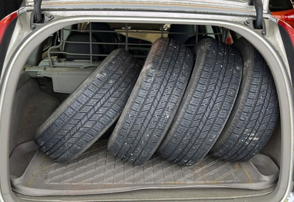 Volvo XC70 2006 Keltainen