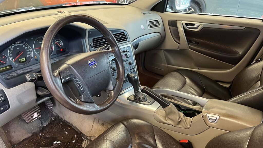 Volvo XC70 2006 Keltainen