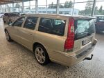 Volvo V70 2006 Keltainen