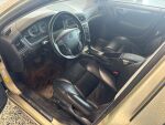 Volvo V70 2006 Keltainen