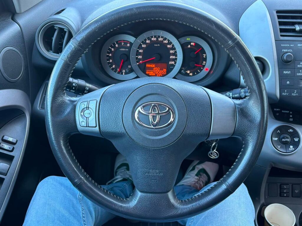 Toyota RAV4 2006 Musta