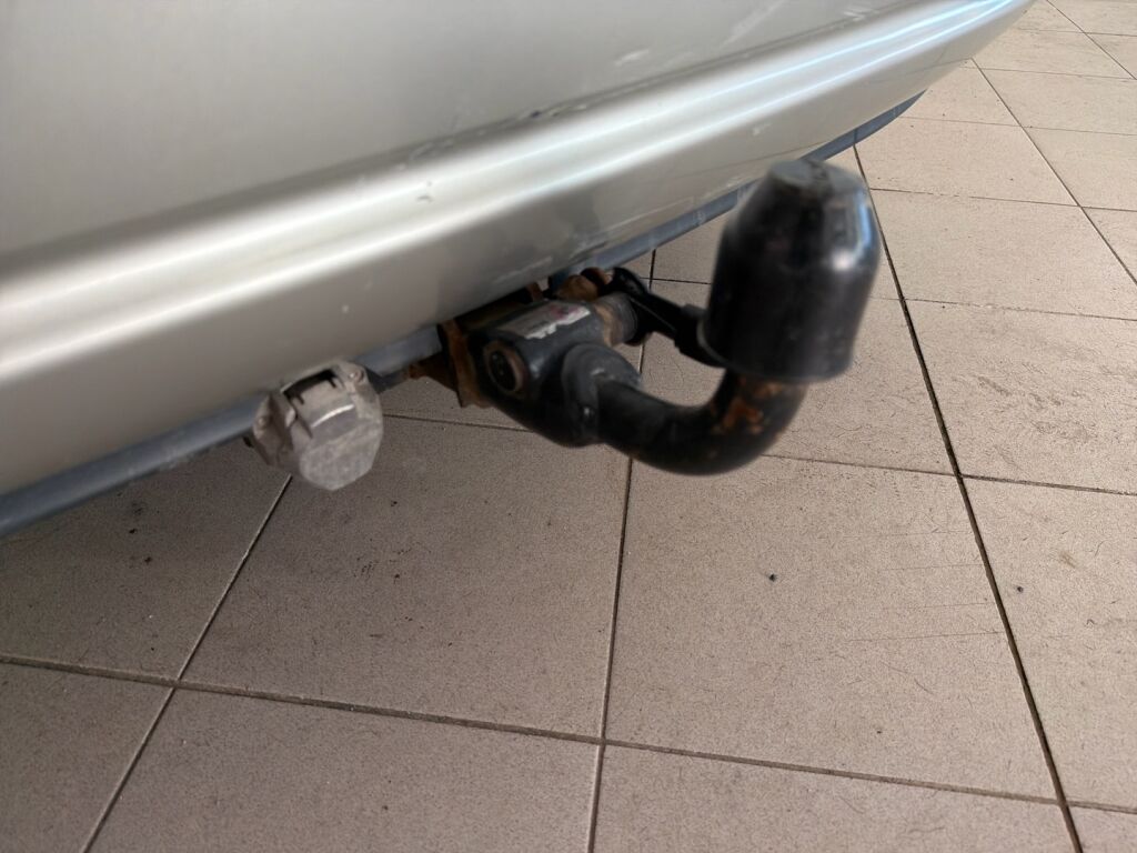 Toyota Avensis 2006 Hopea