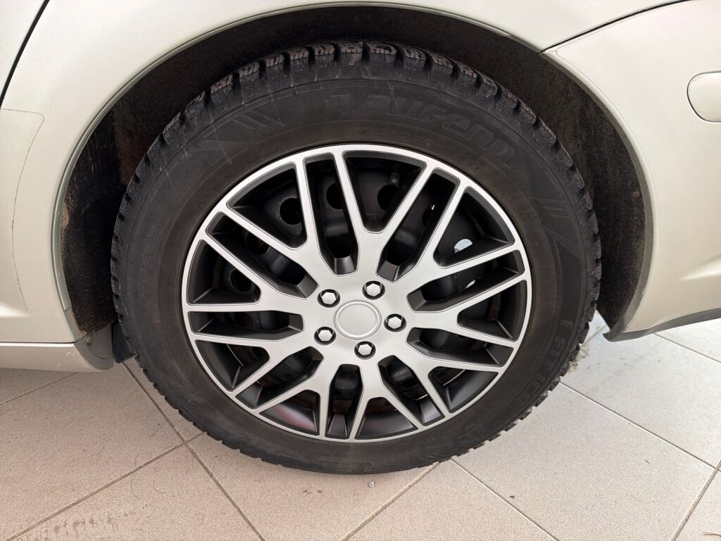 Toyota Avensis 2006 Hopea