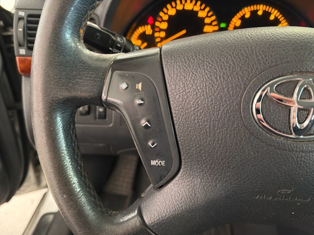 Toyota Avensis 2006 Hopea