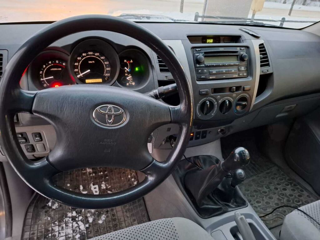 Toyota Hilux 2007 Harmaa