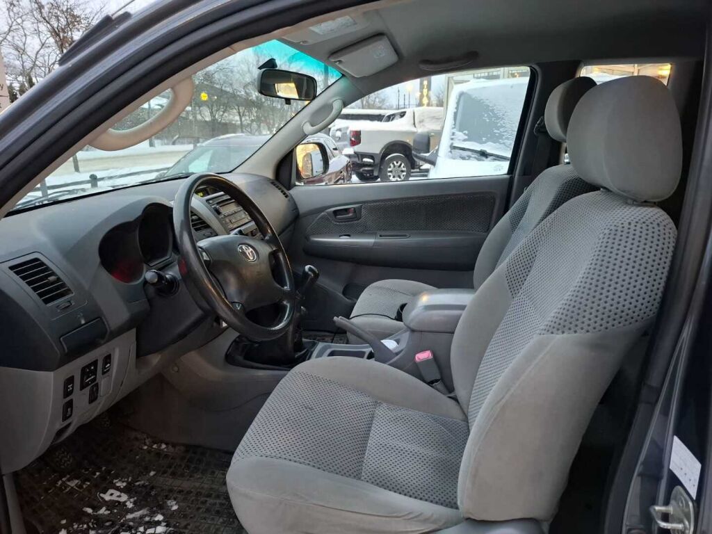 Toyota Hilux 2007 Harmaa