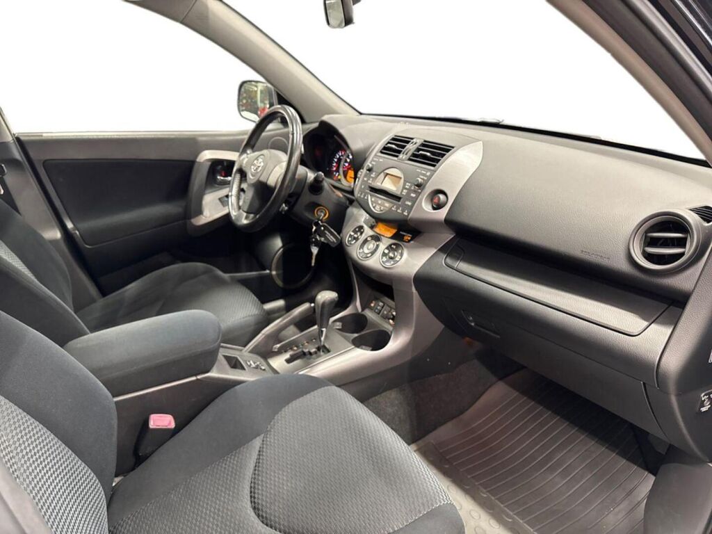 Toyota RAV4 2007 Musta