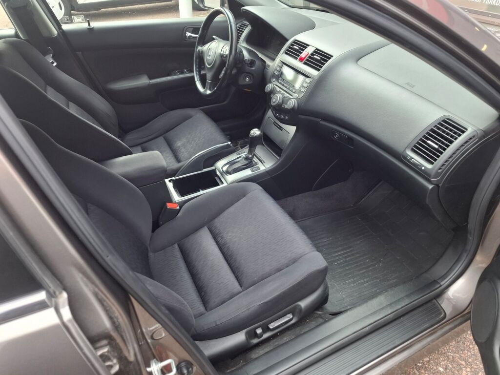 Honda Accord 2007 Ruskea (beige)