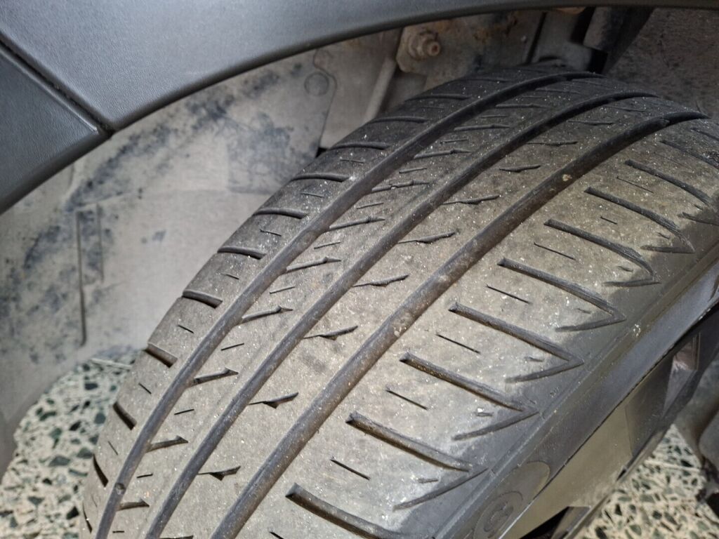 Citroen C3 2007 Ruskea (beige)