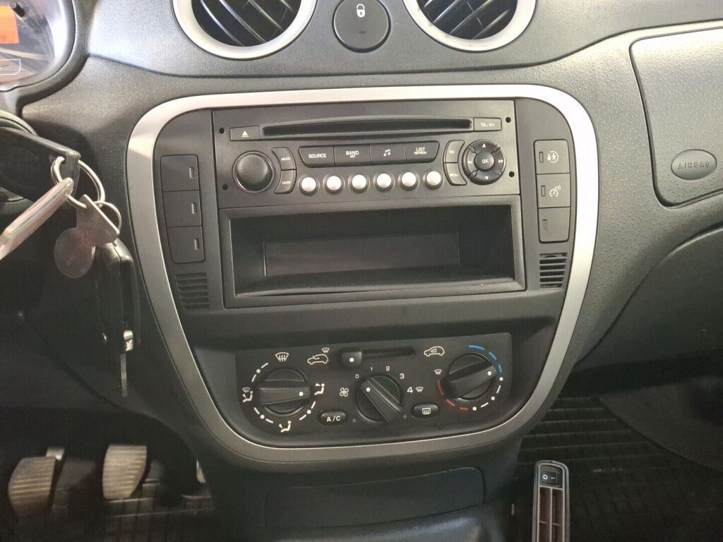 Citroen C3 2007 Ruskea (beige)