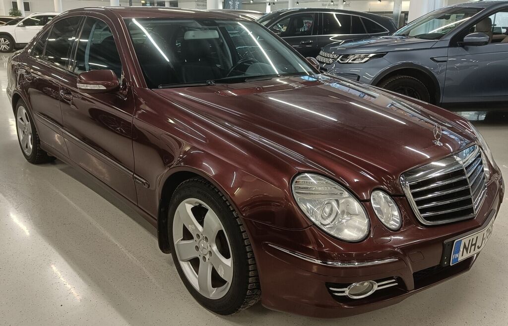 Mercedes-Benz E 2007 Punainen