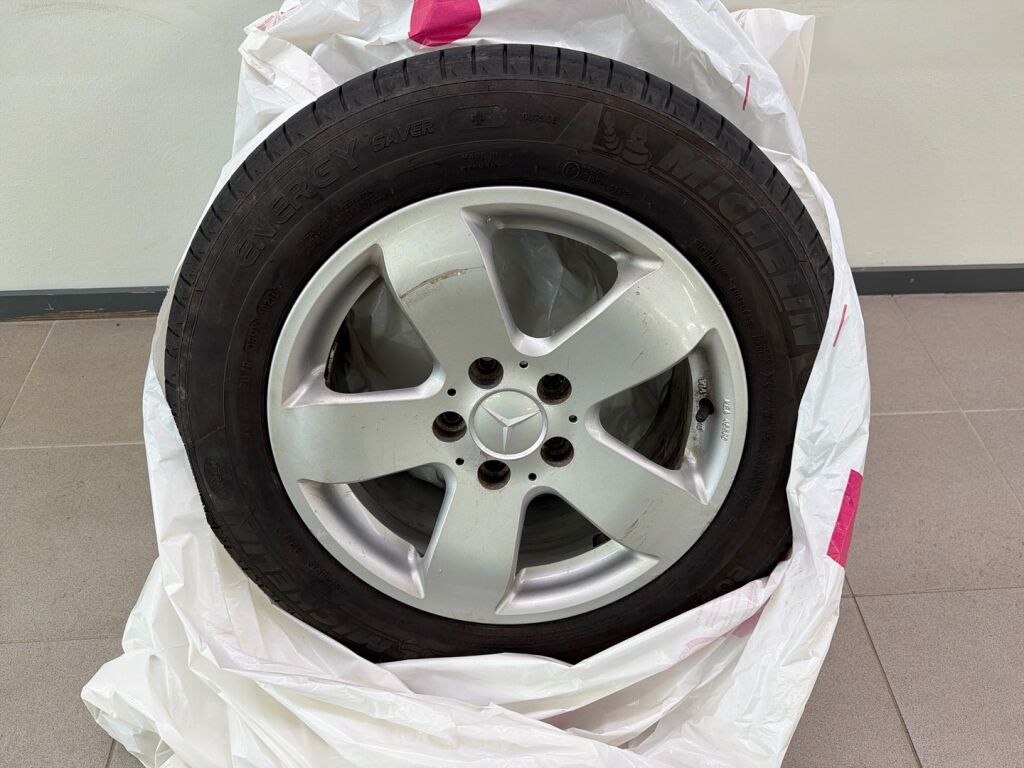 Mercedes-Benz E 2007 Punainen