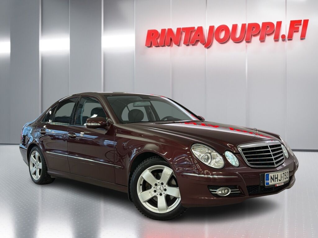 Mercedes-Benz E 2007 Punainen