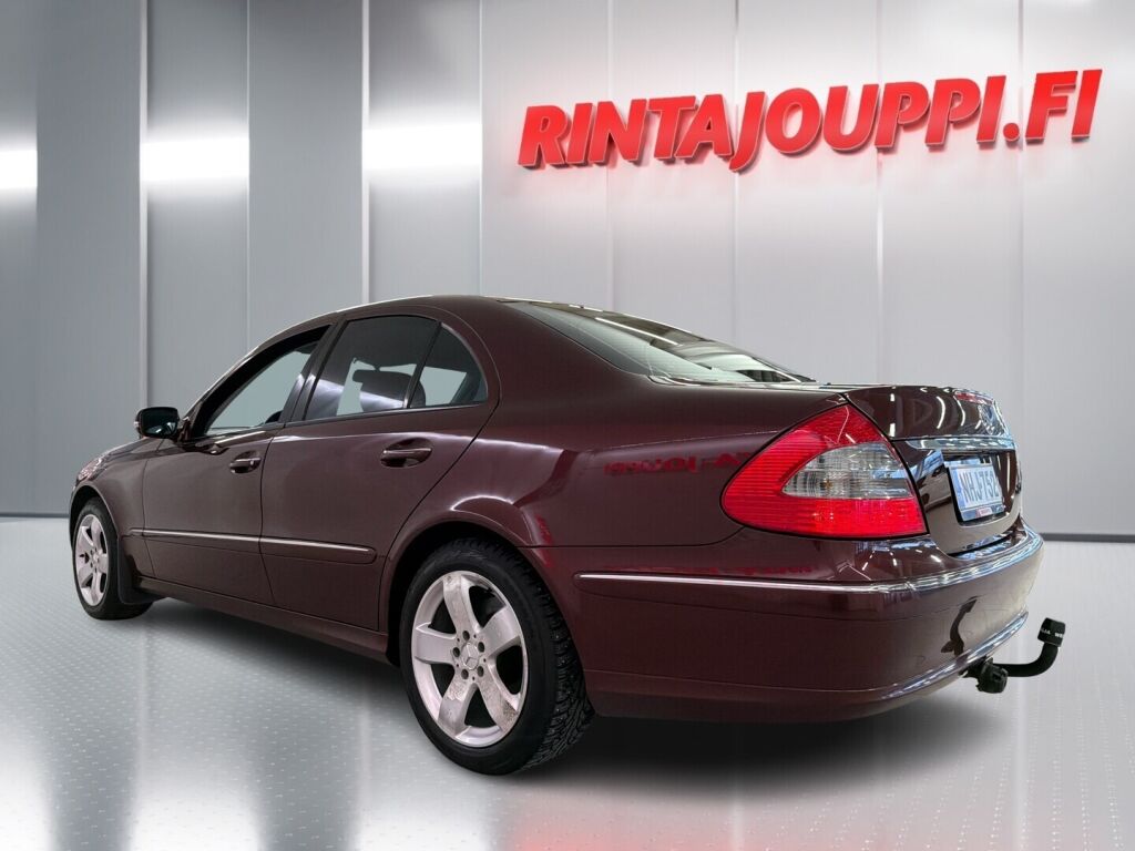 Mercedes-Benz E 2007 Punainen