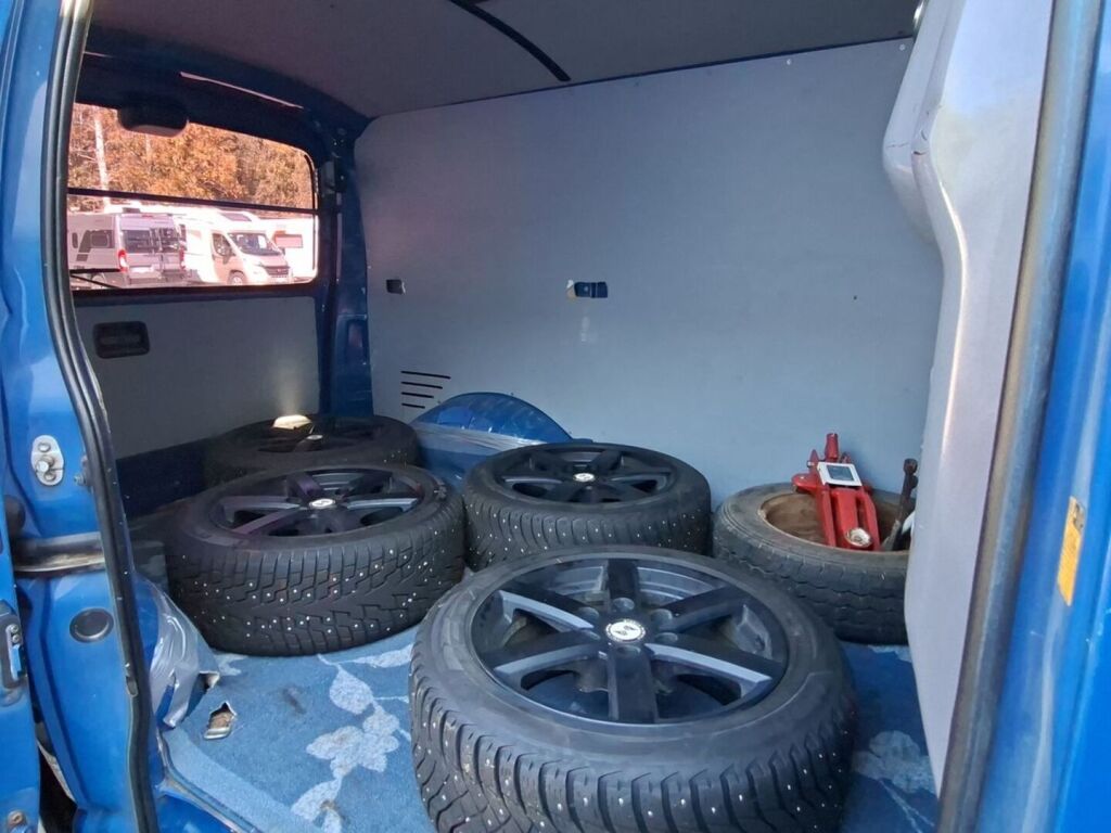 Toyota Hiace VAN 2.5 TD 2007, kuva 6/15