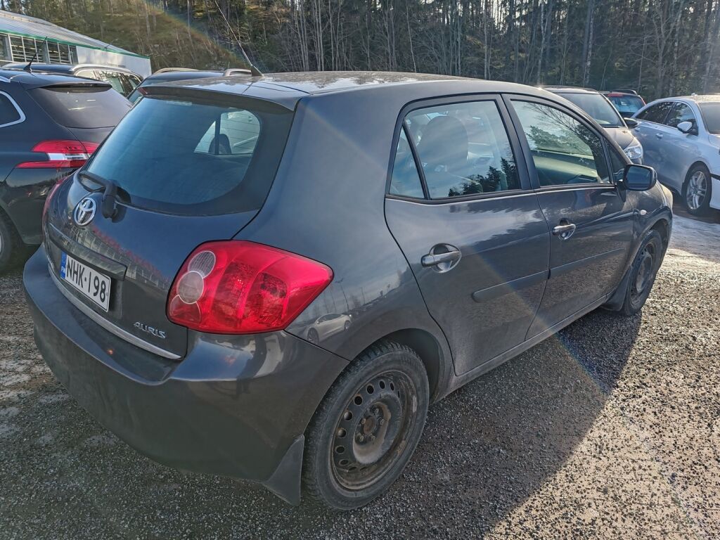 Toyota Auris 2007 Harmaa