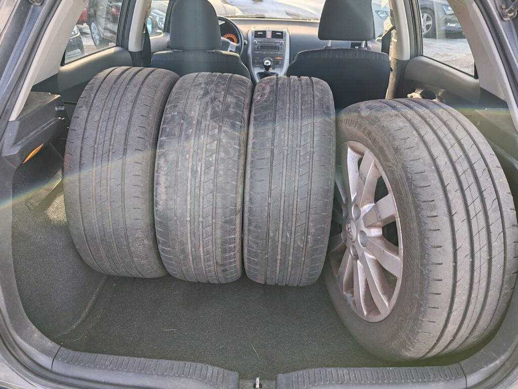 Toyota Auris 2007 Harmaa