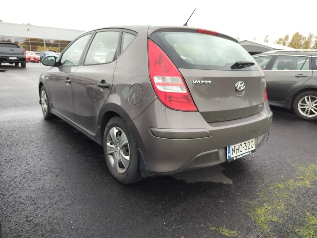Hyundai i30 2011 Ruskea (beige)