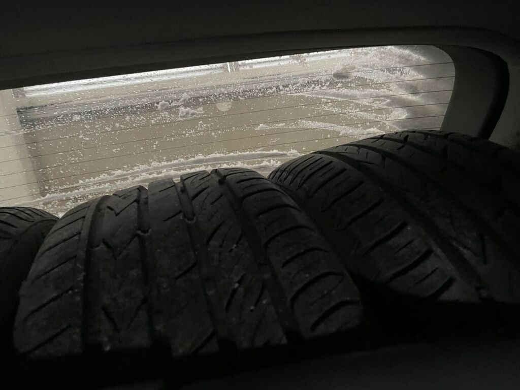 Toyota Avensis 2008 Punainen