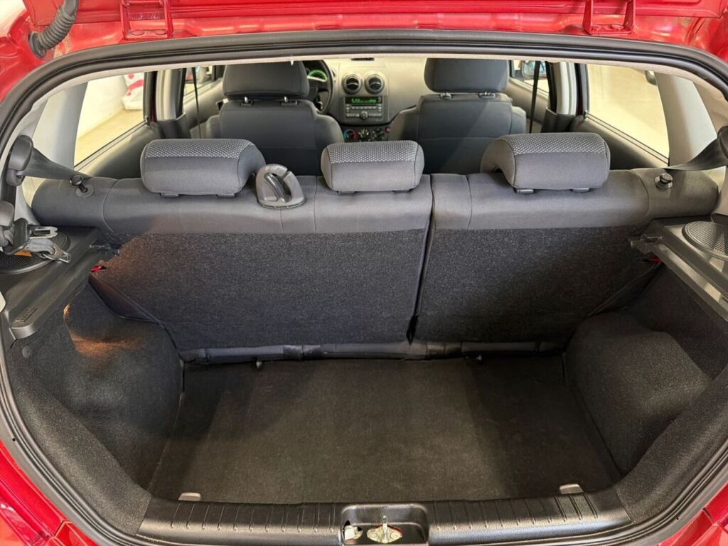 Chevrolet Aveo 2011 Punainen