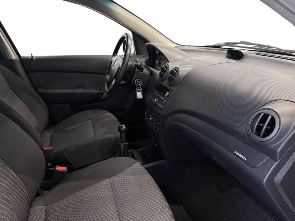 Chevrolet Aveo 2011 Punainen
