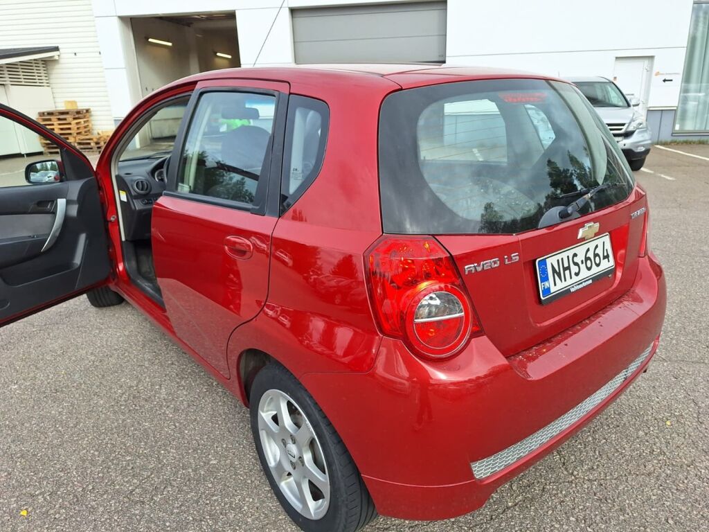 Chevrolet Aveo 2011 Punainen