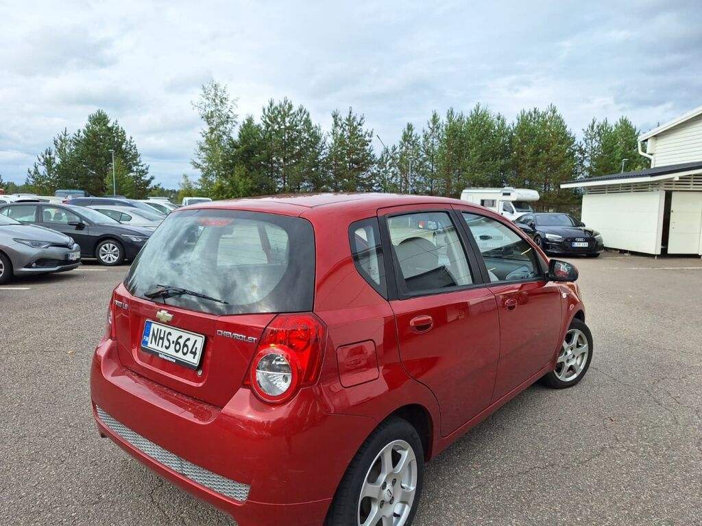 Chevrolet Aveo 2011 Punainen